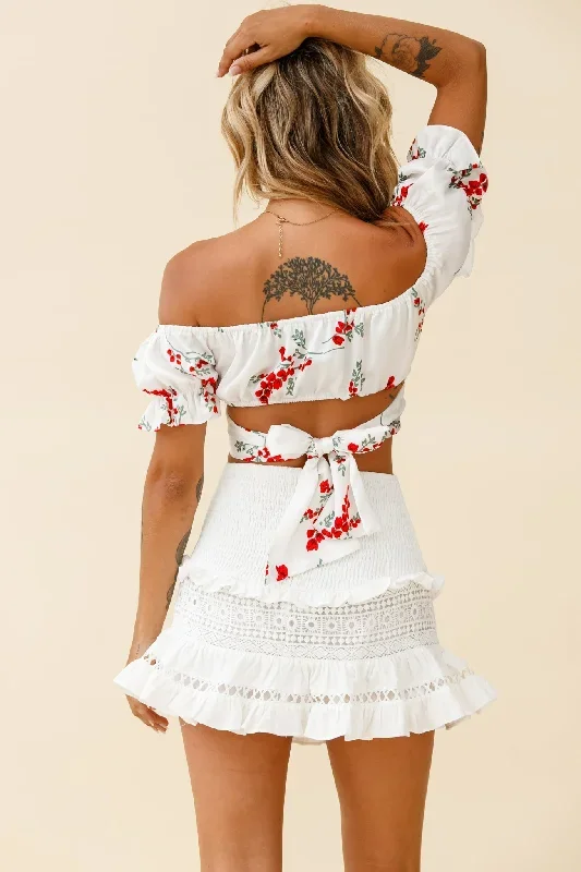 linka-off-shoulder-tie-back-crop-top-red-floral-print-white