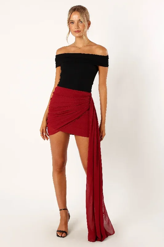 night-lover-mini-skirt-merlot